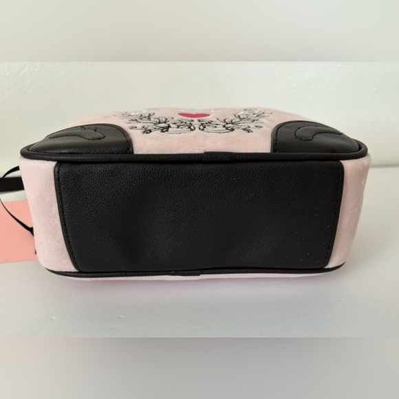 JUICY COUTURE Bag Heritage Camera Crossbody - Velour Pink Powder Blush NWT - Picture 7 of 10